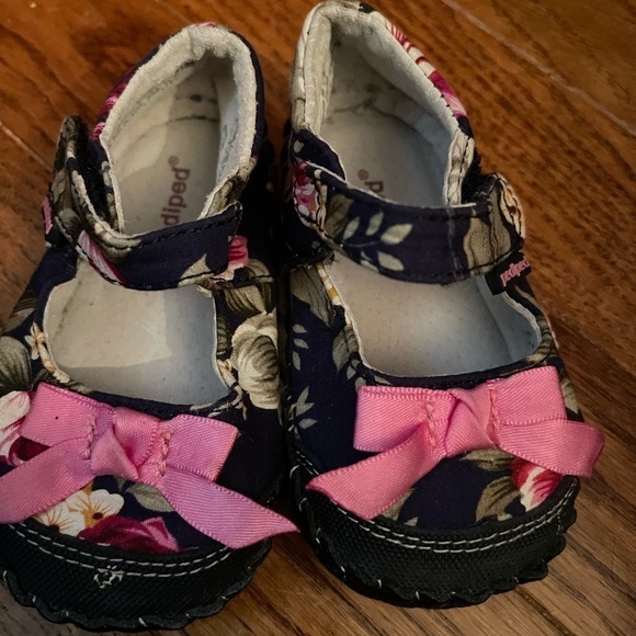 pediped Other - Pediped Floral With A Bow Shoes 6-12 Months